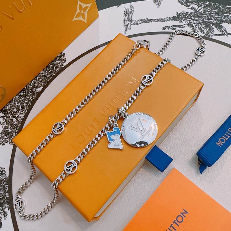Lv Necklace 02yxs12